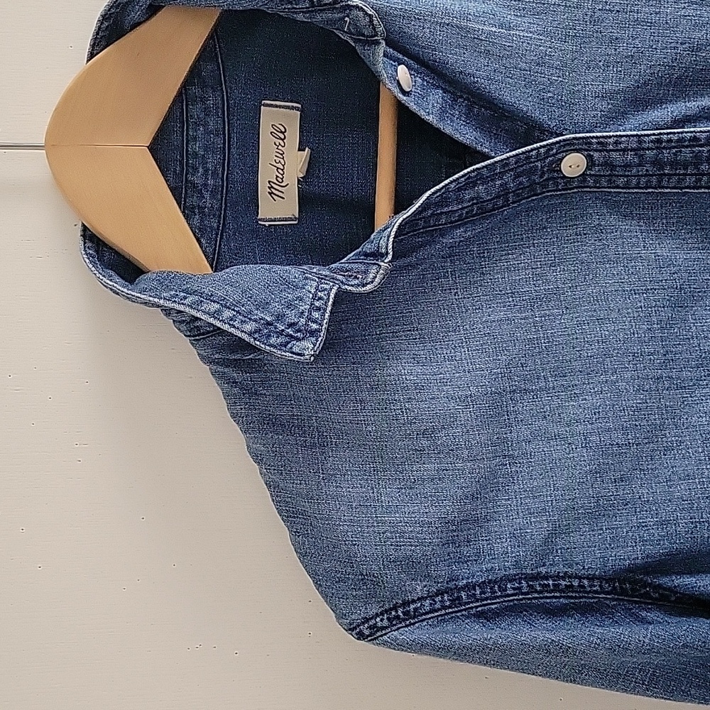 Madewell Chambray button down shirt xs